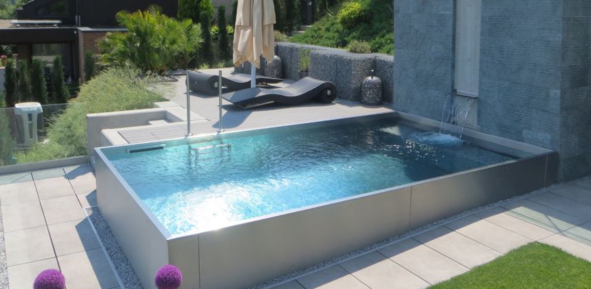 Piscina in acciaio inox e opere accessorie